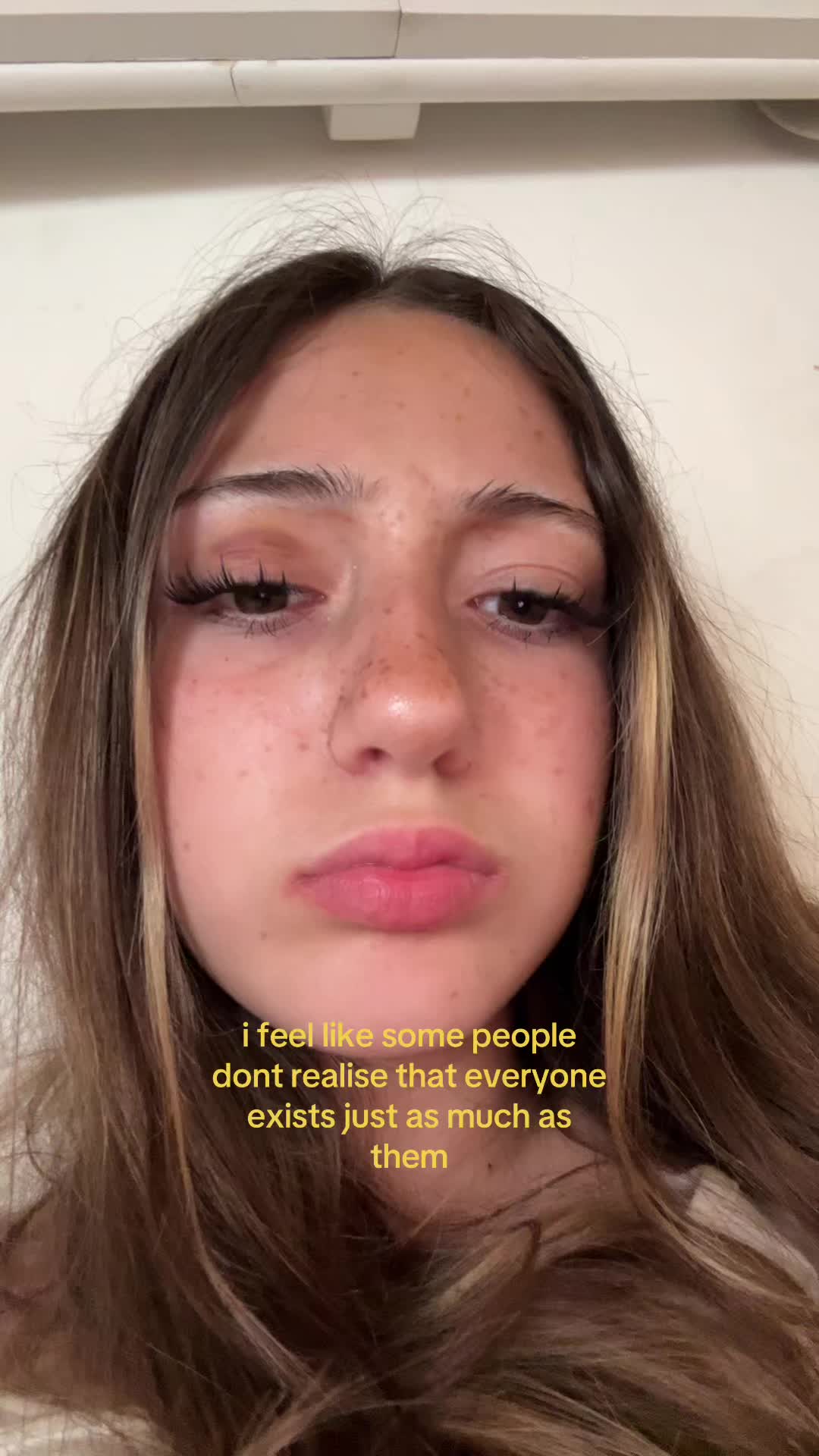 @⃟