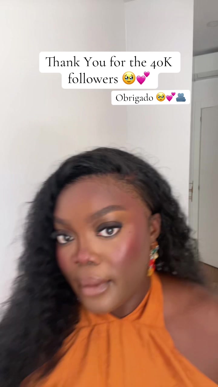 @Eleniaax