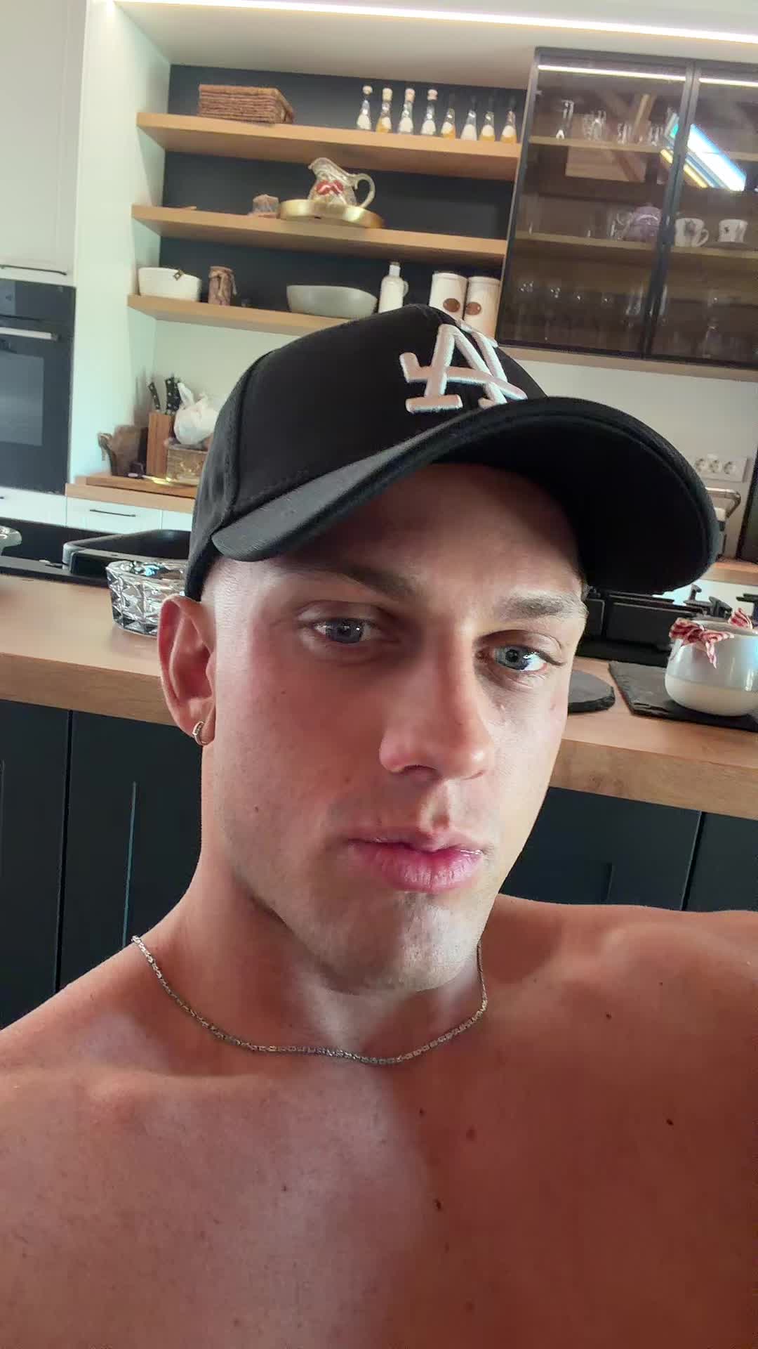 @matevzivanos