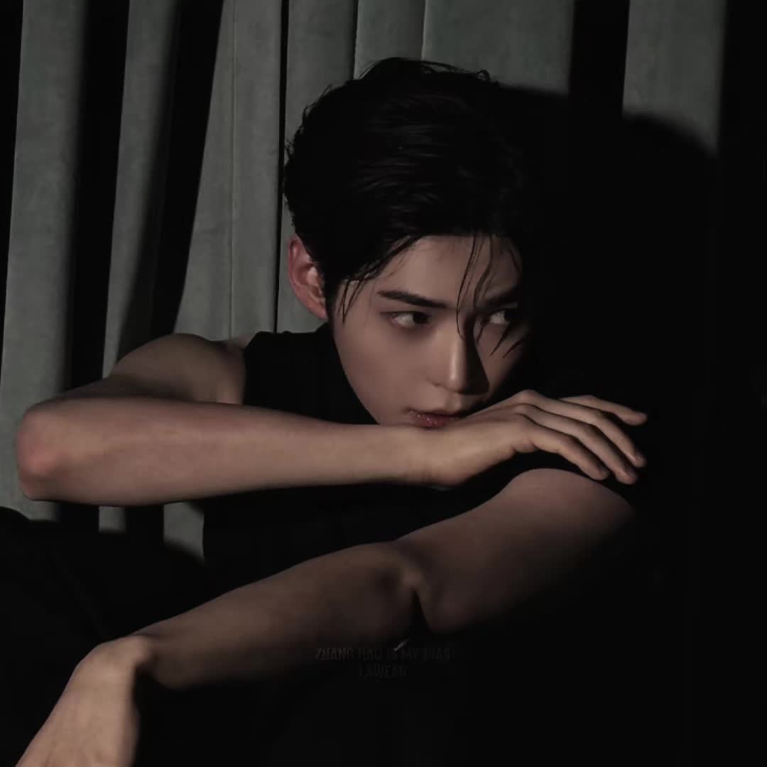 @zhang hao is my bias I swear