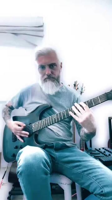 @Riffslickstricks