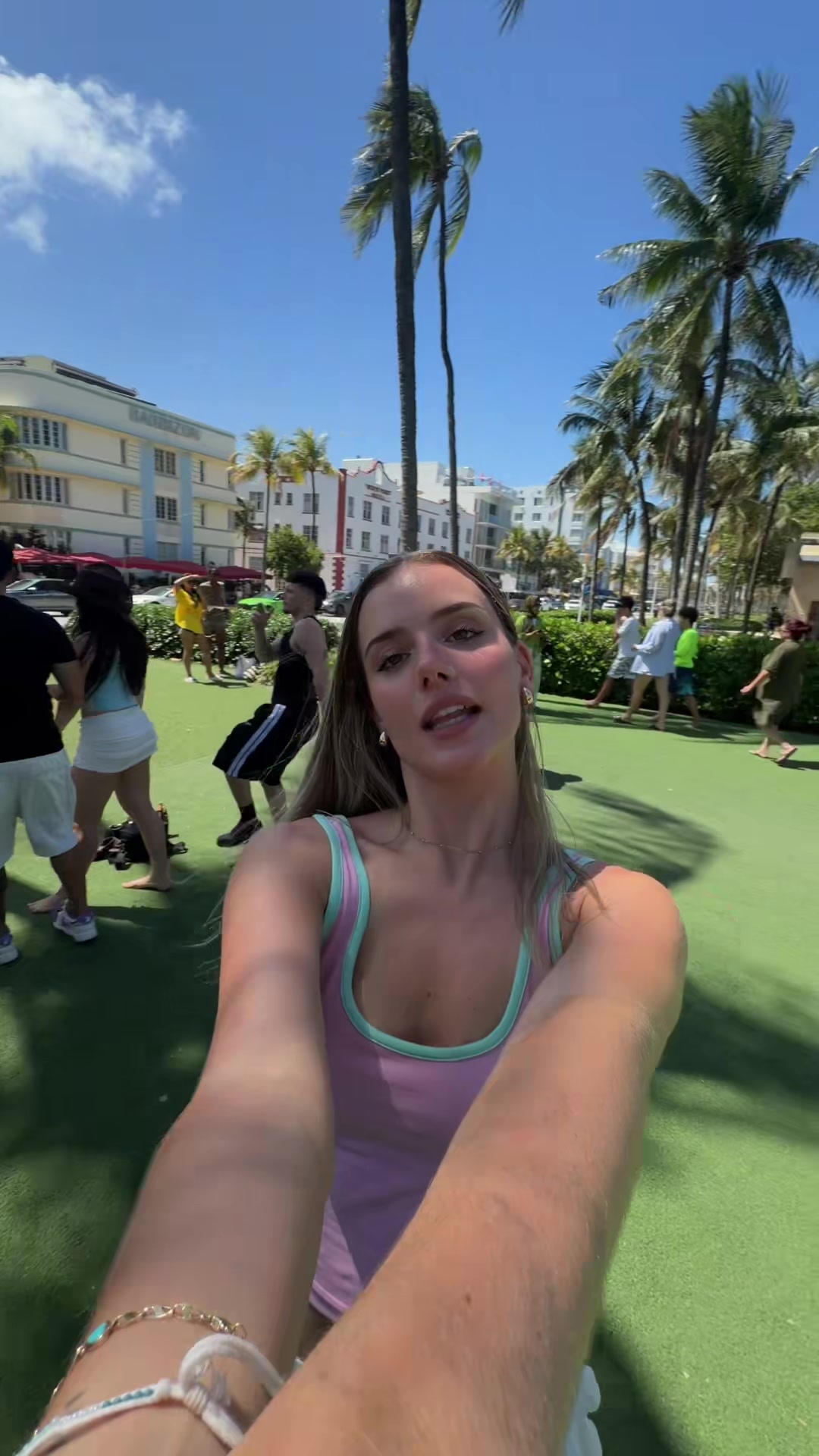 @LIA SIKORA