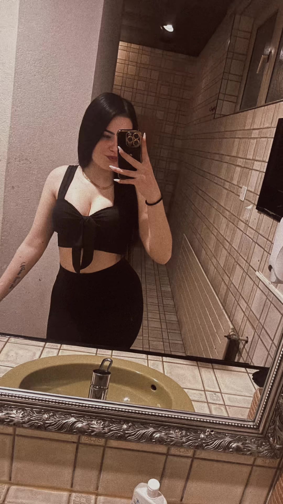 @𝓩𝓼𝓪𝓷𝓲𝓴𝓪🌸
