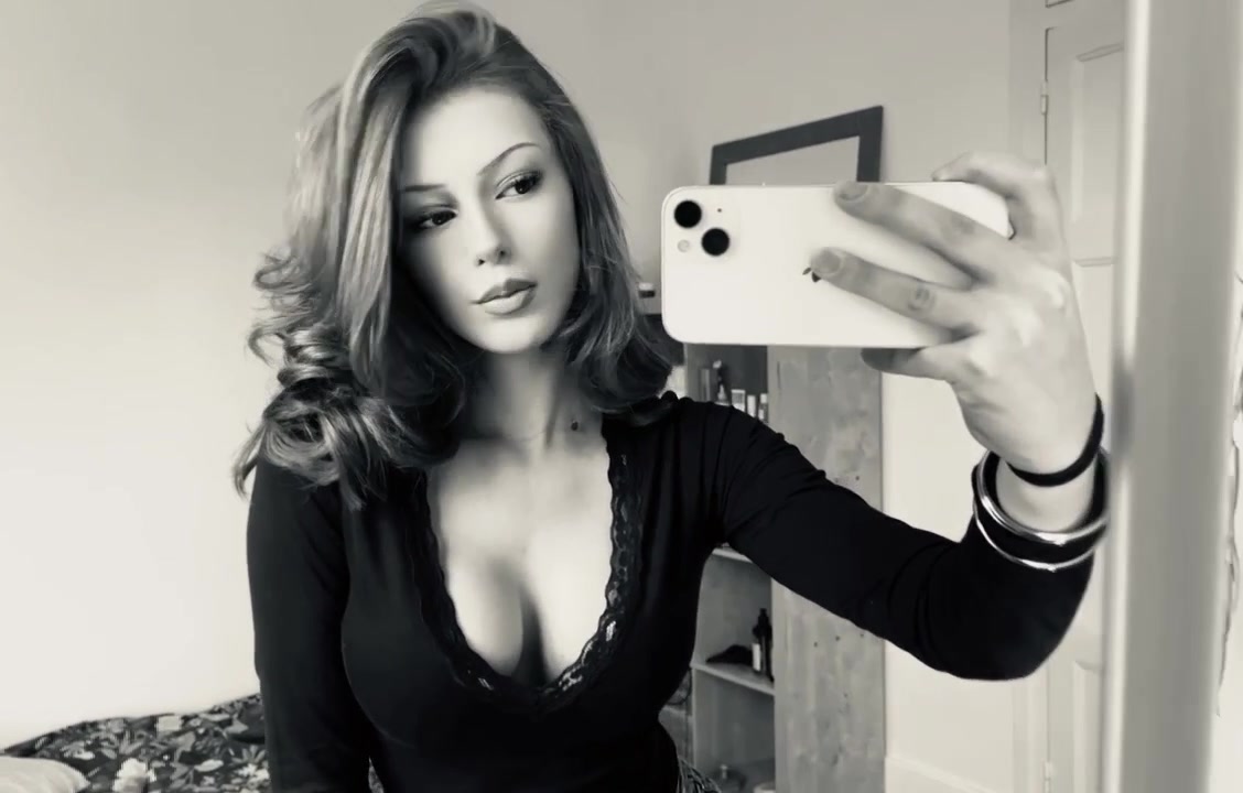 @𝐋𝐨𝐮𝐢𝐬𝐞_𝐝𝐠𝐥𝐦𝟏𝟕🌺