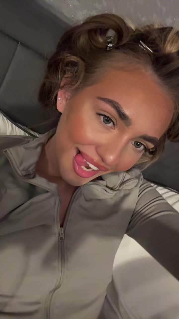 @Kayla_emily