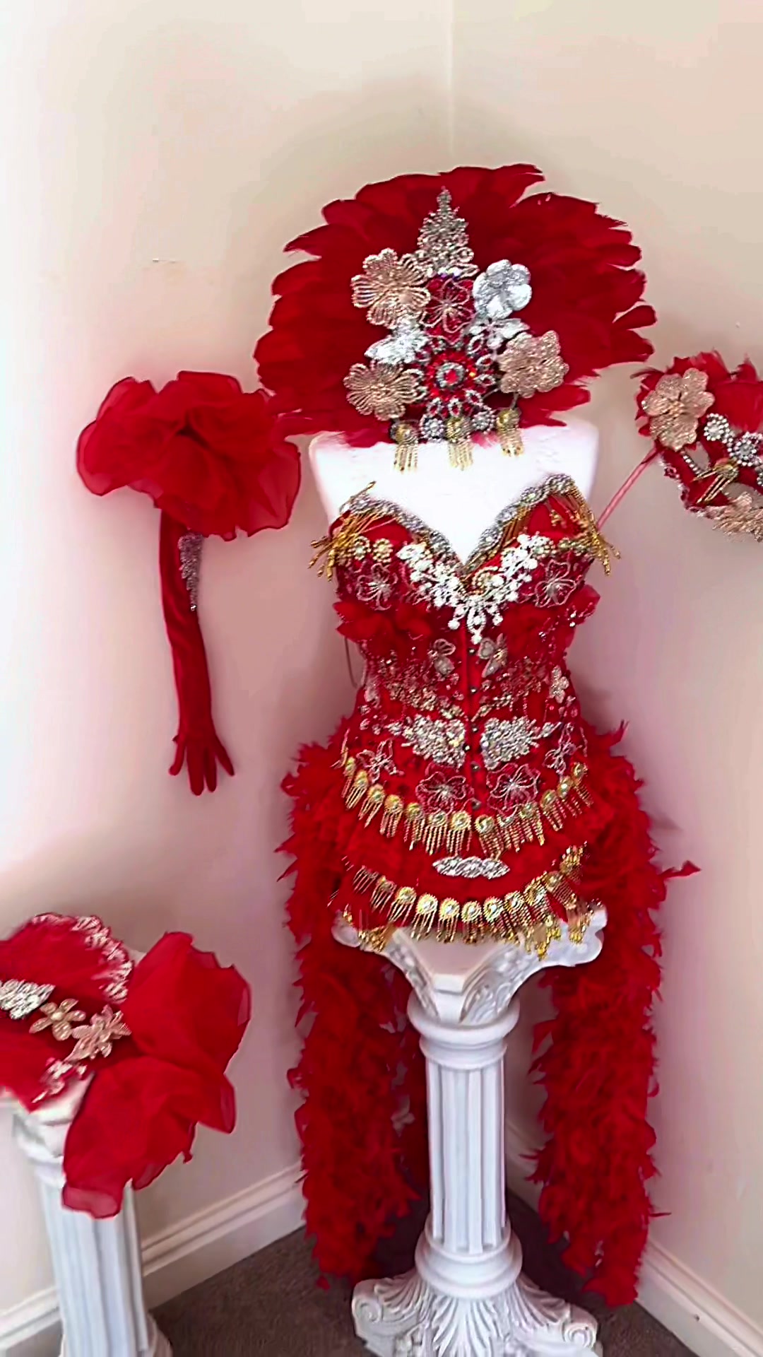 @costumemadecostumes