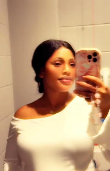 @IYZ QUEEN 💍🦋❤️🩷