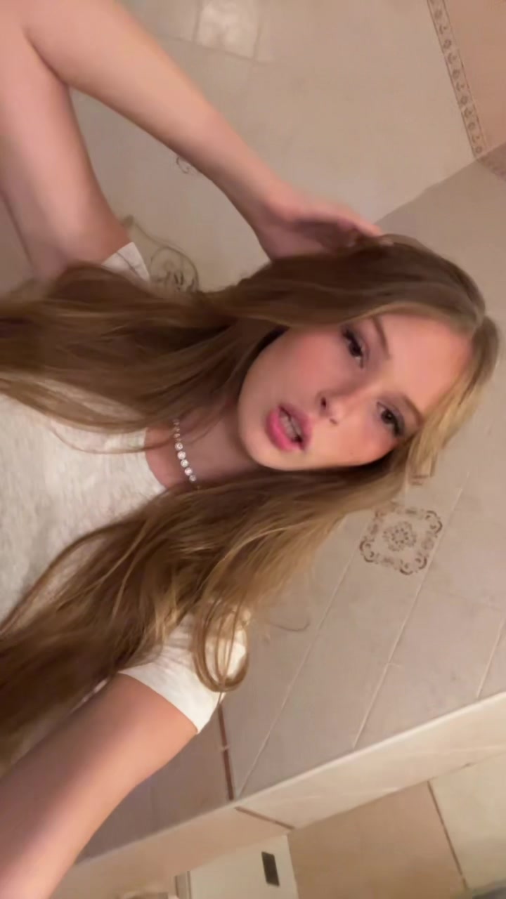 @elena 🎀