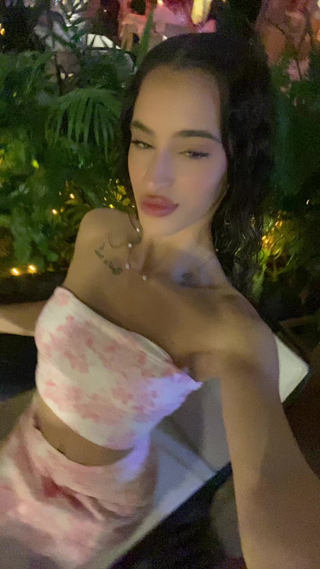 @👸🏼