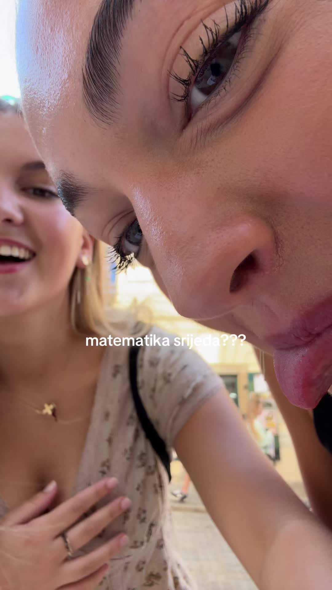 @Chiara Agre&scaron;