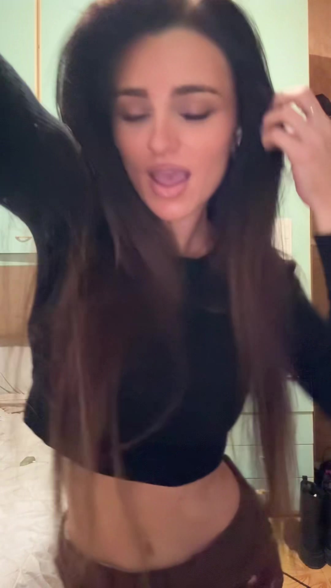 @Elena Siri