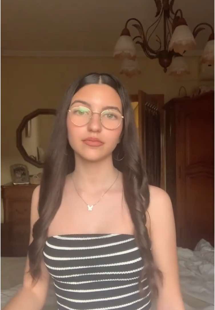@V𝐢𝐜𝐭𝐨𝐫𝐢𝐚