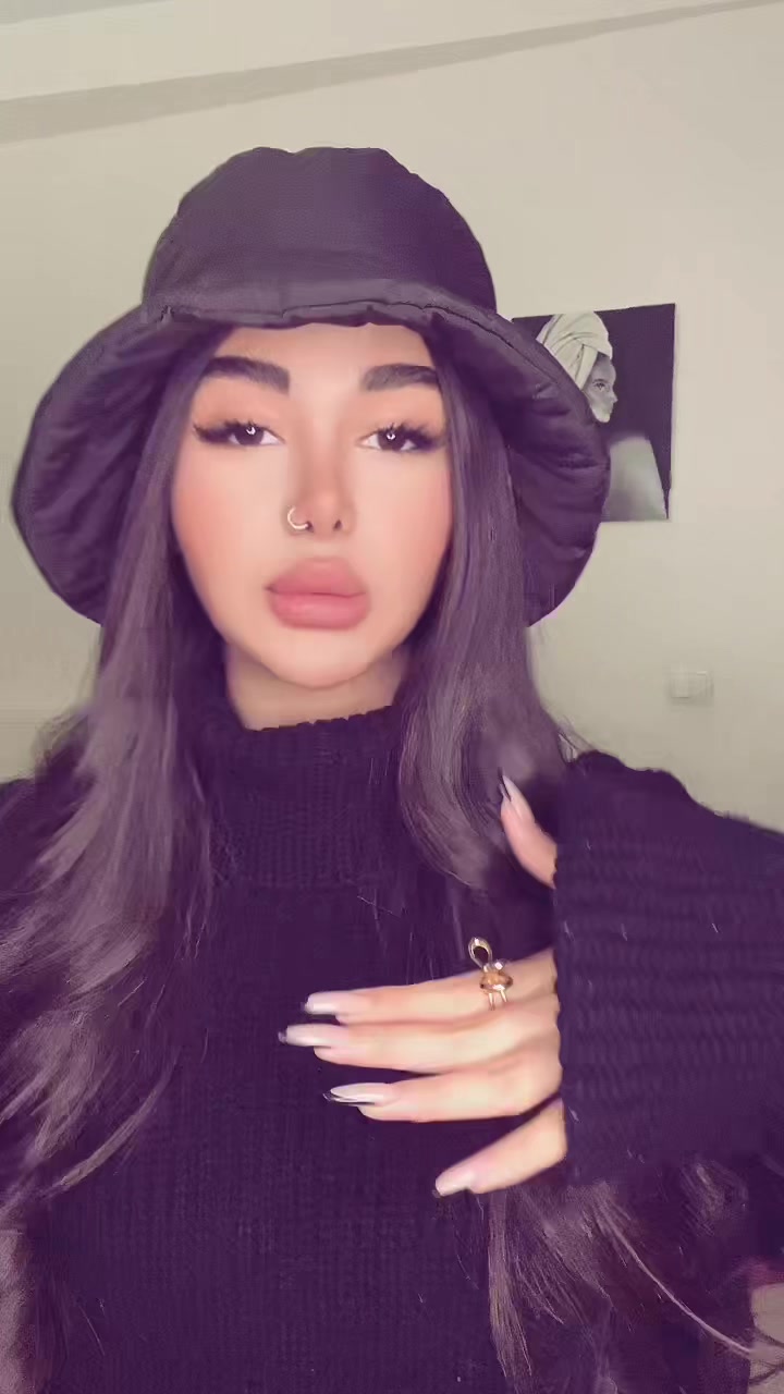 @donyaafsharr