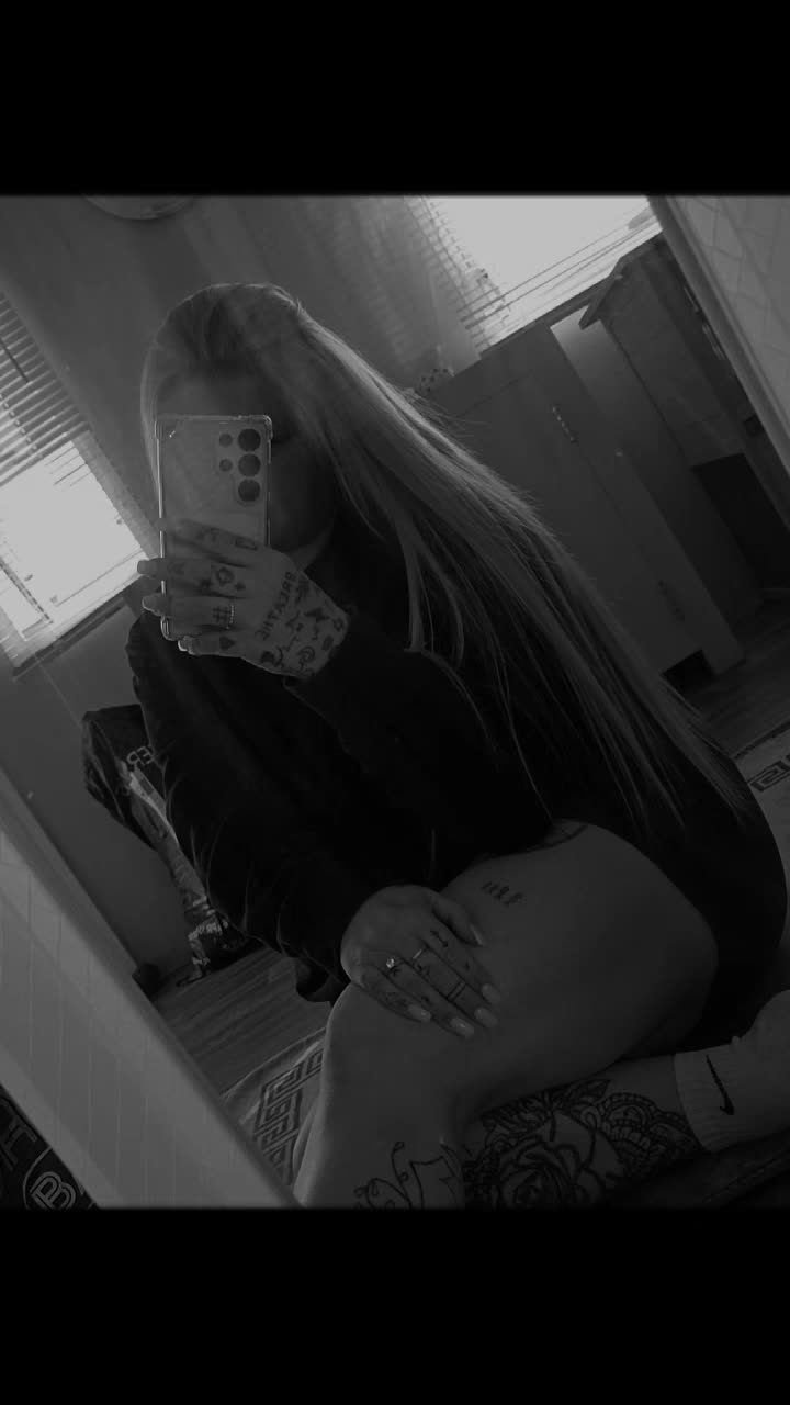 @𝓒𝓱𝓪𝓻 𝓛𝓸𝓾𝓲𝓼𝓮🖤