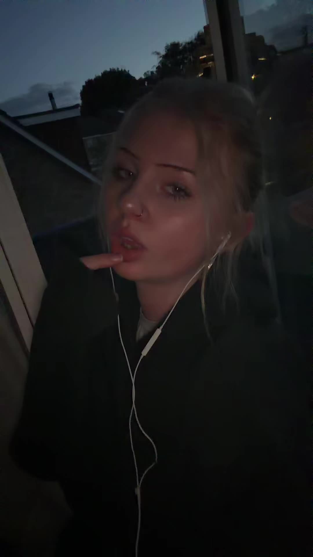 @𝔦𝔷𝔷𝔶
