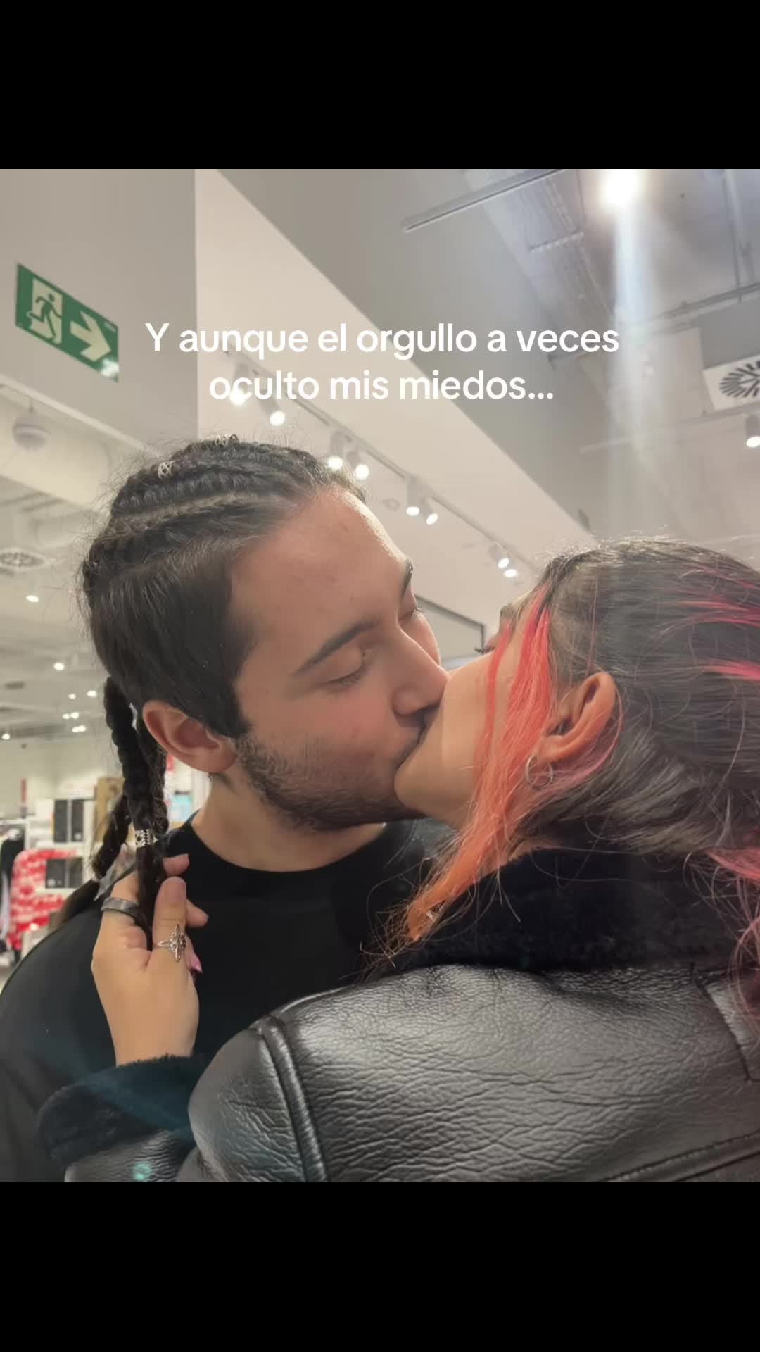 @𝒰𝓃𝒶𝓍,𝓈 𝒲𝒾𝒻ℯ♡