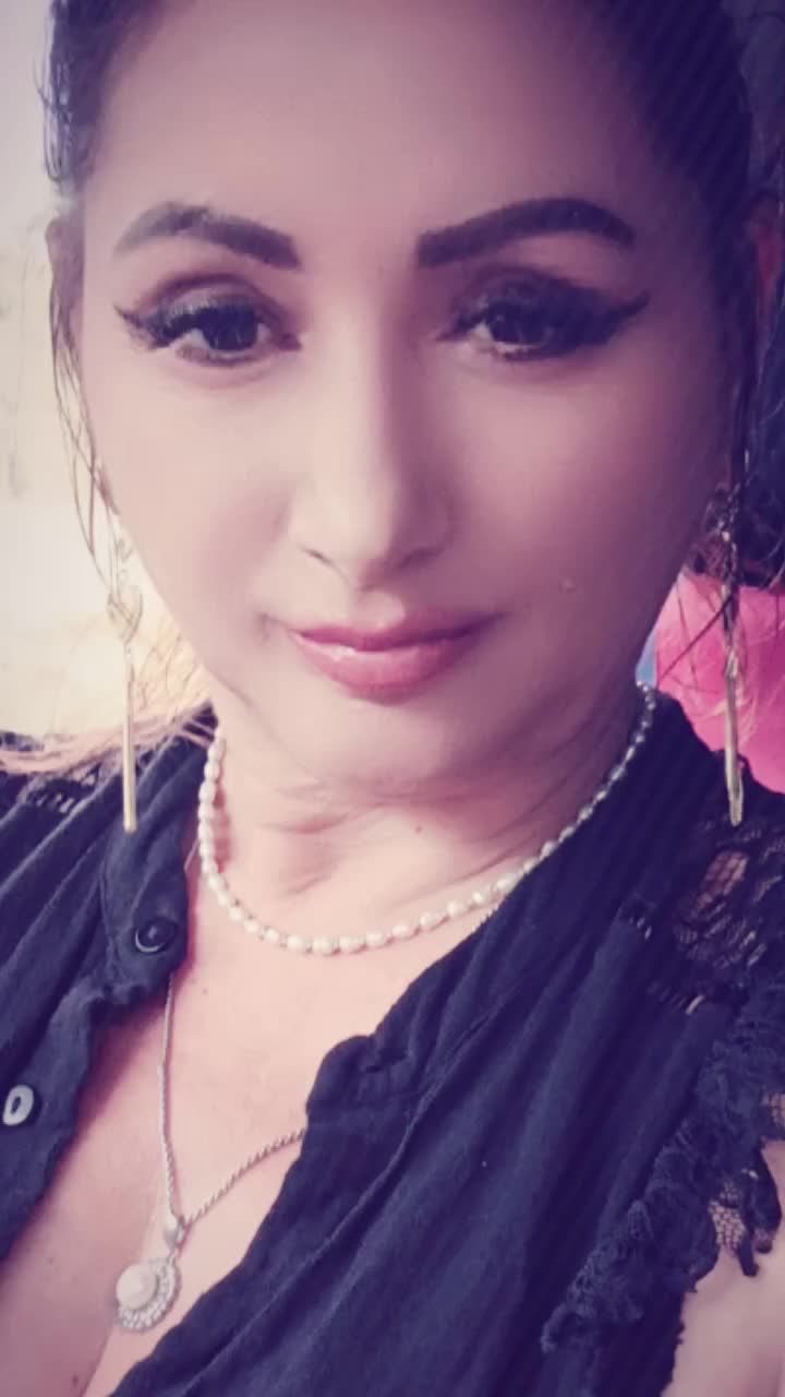 @Daniela Daniela DNL