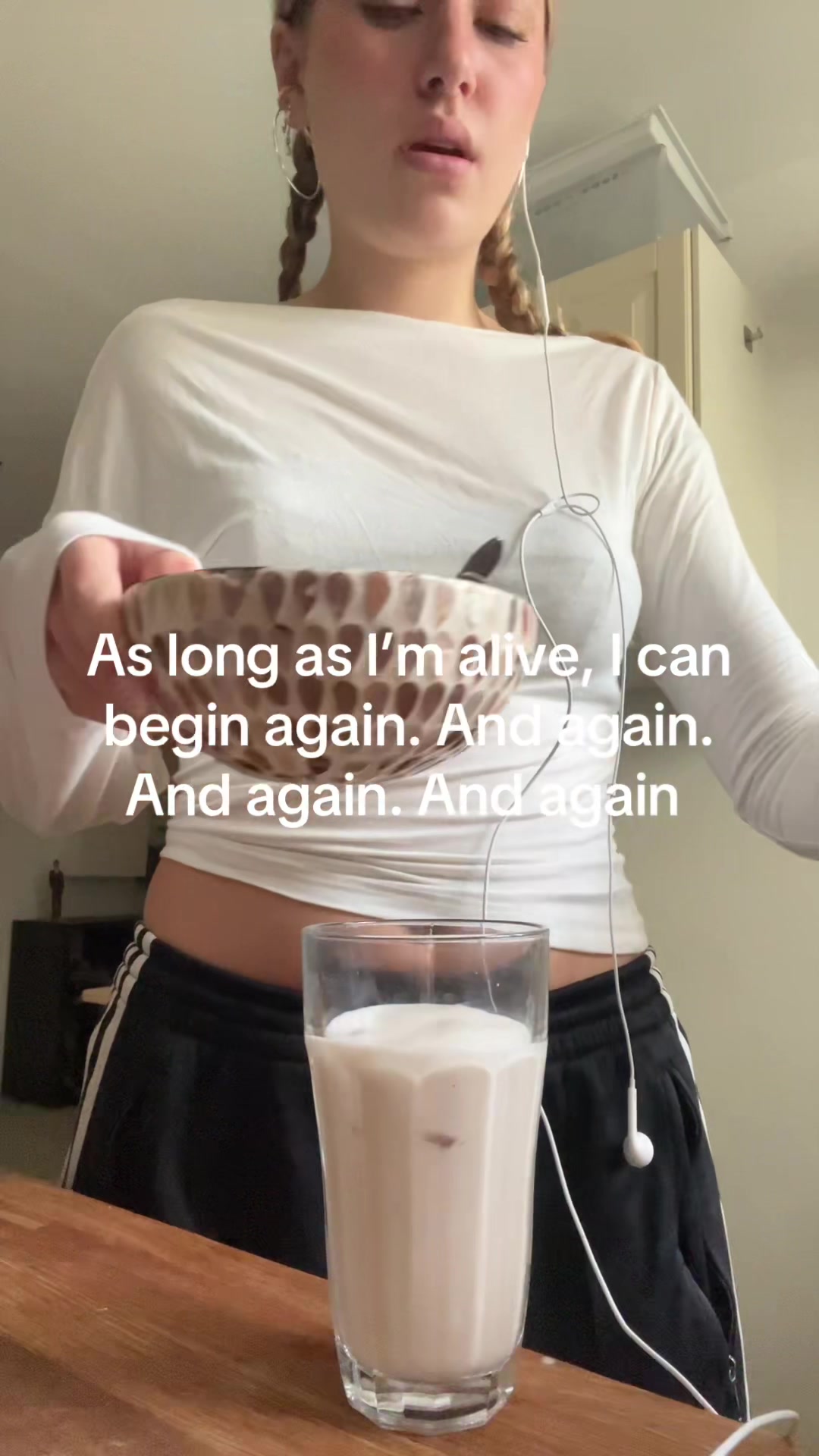 @zoeyjoline_