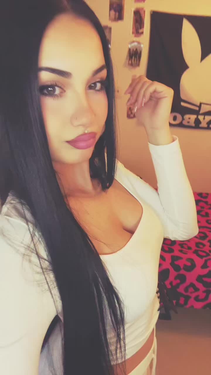 @𝕲𝕷𝕺𝕽𝕴𝕬👑