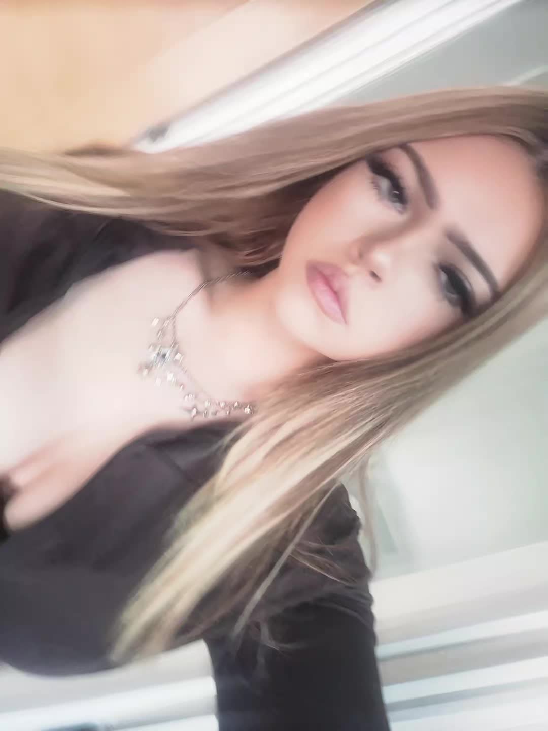 @🪽👱♀️