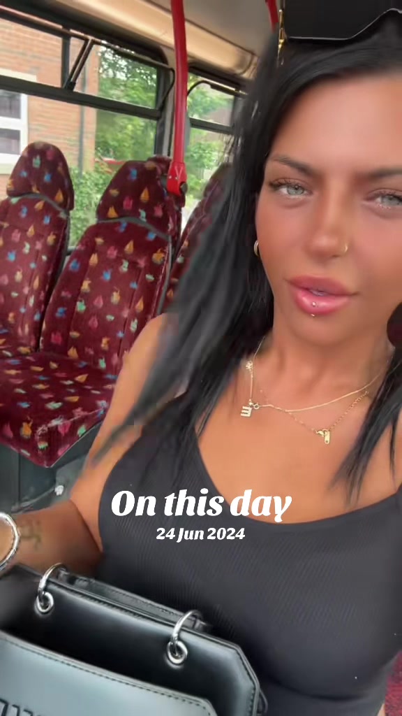 @𝓔 𝓫 𝓸 𝓷 𝔂 𝑪 𝒐 𝒙 🍒