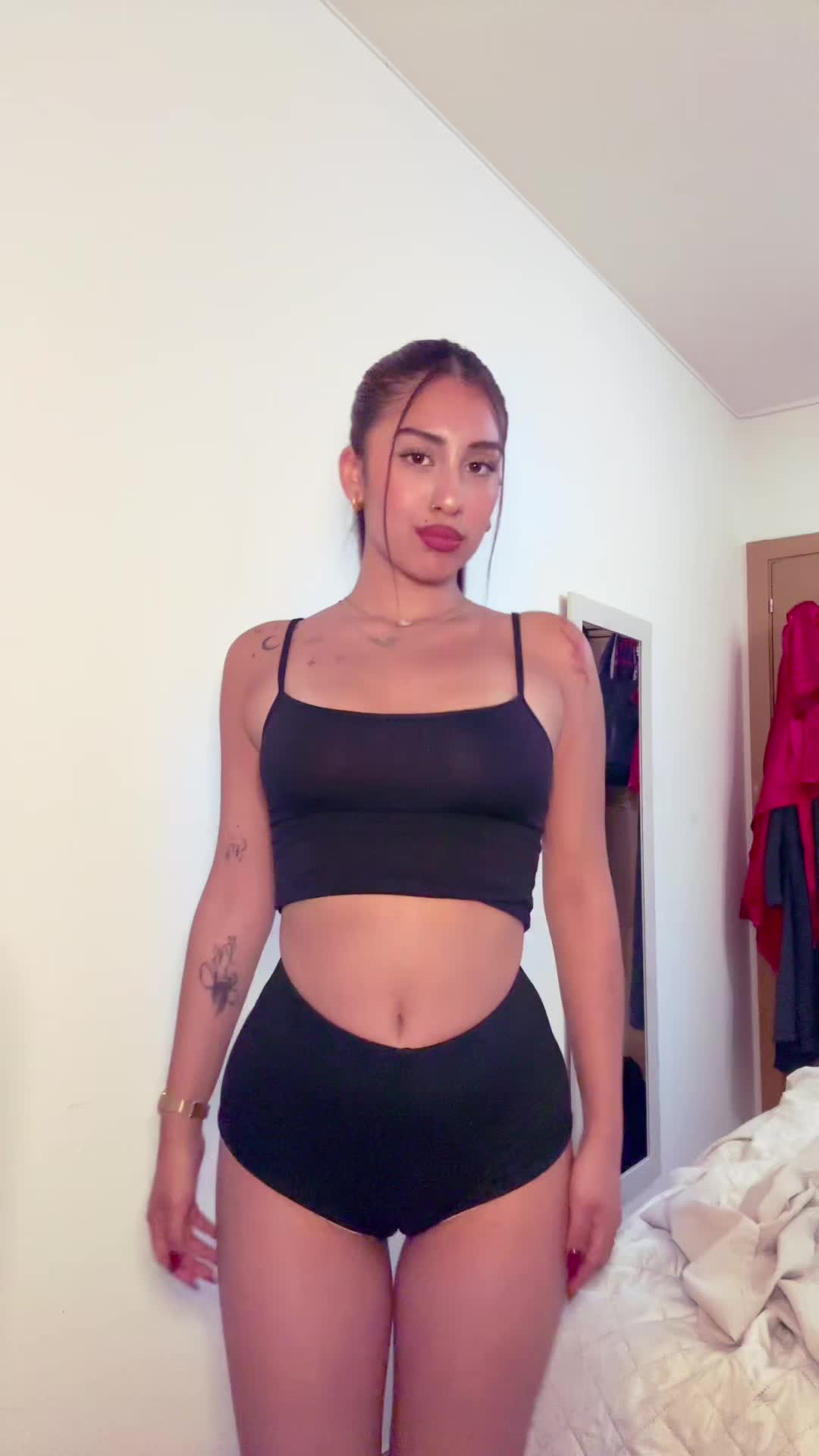 @laanyiyi ✨