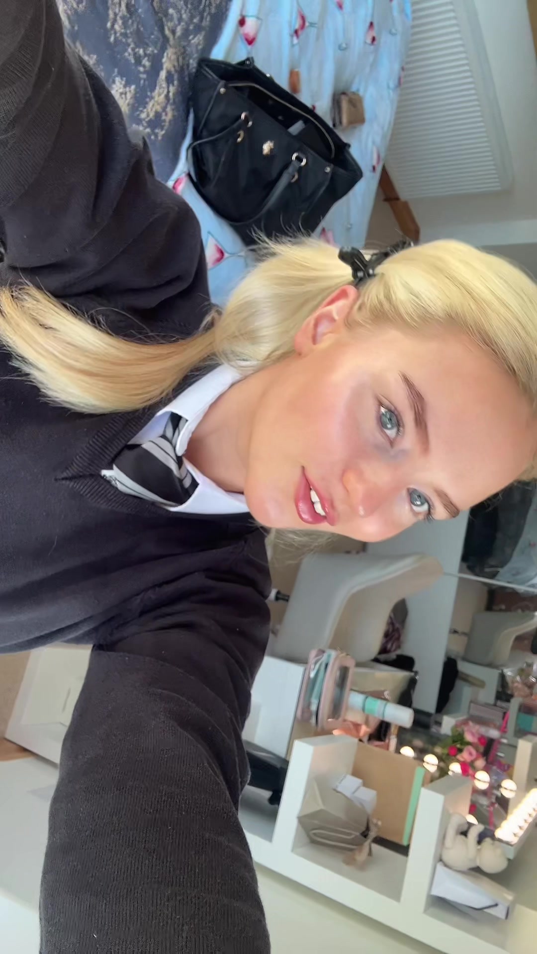 @𝐁