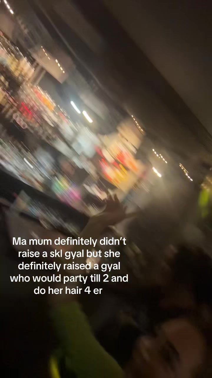 @𝐁𝐞𝐥𝐥𝐞𝐥𝐨𝐮𝐢𝐬𝐞𝐟𝐨𝐫𝐝