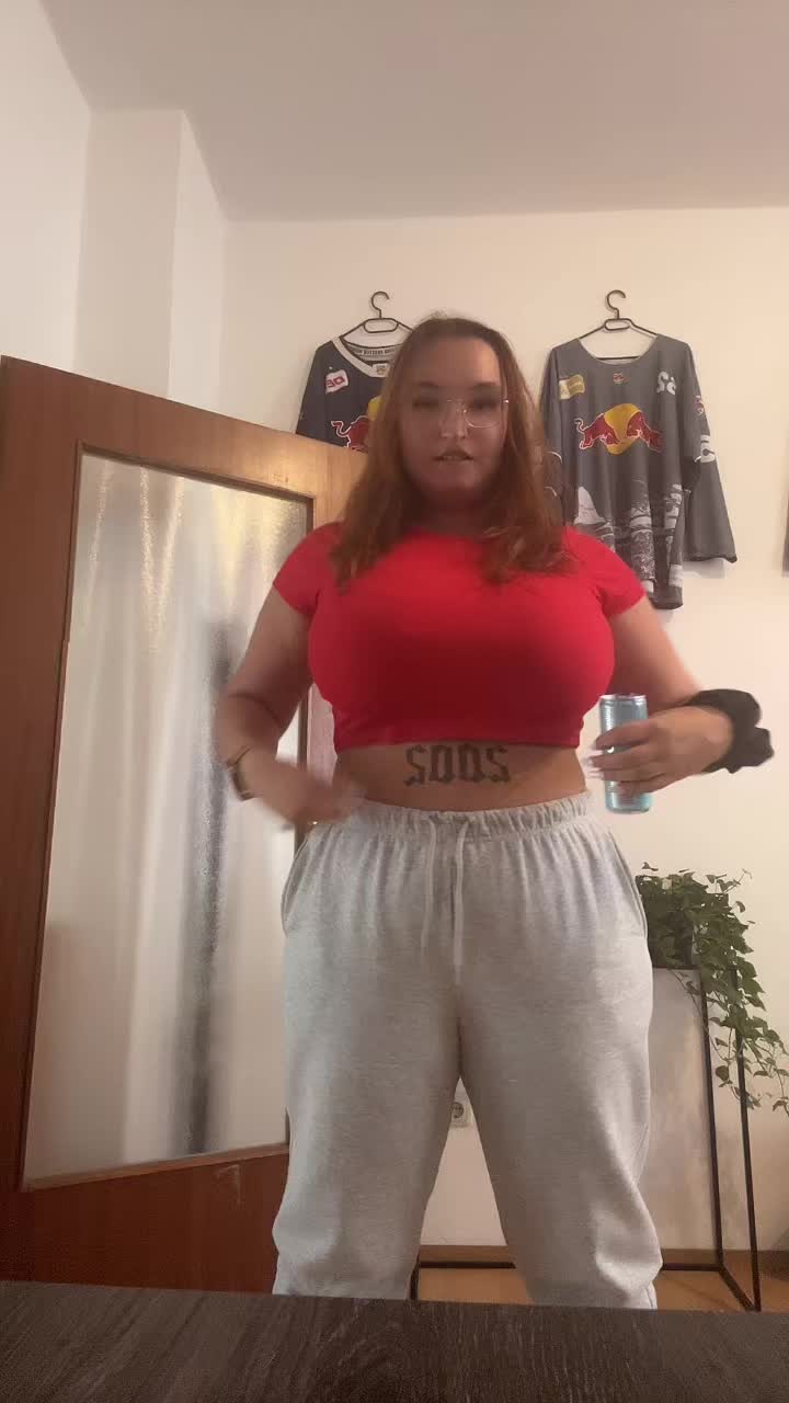 @𝔼𝕤𝕥𝕖𝕣🦋