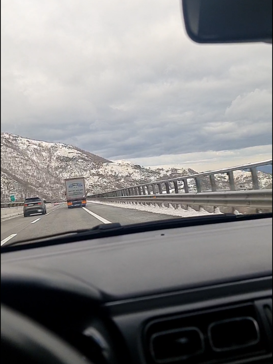 @Ridjan Markeçi🇦🇱🇮🇹🇨🇵🇨🇭