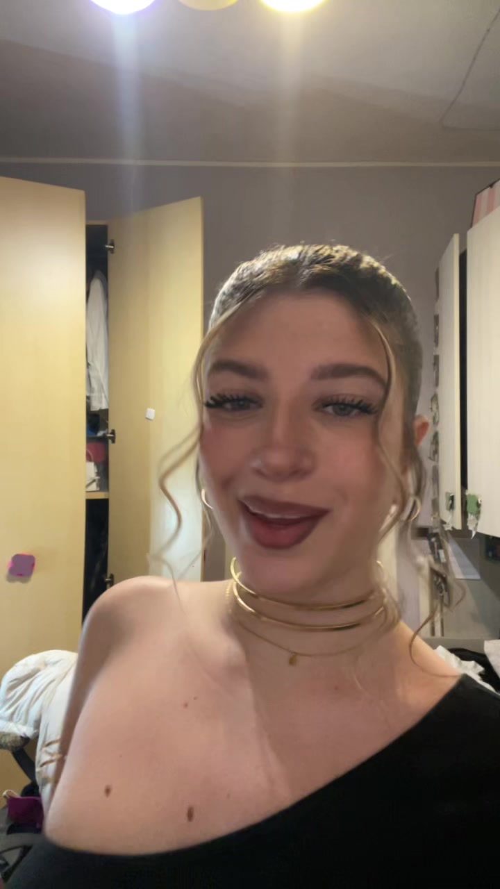 @violettaa