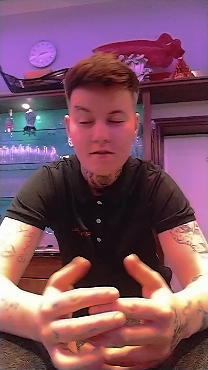 @Bettina Barát516