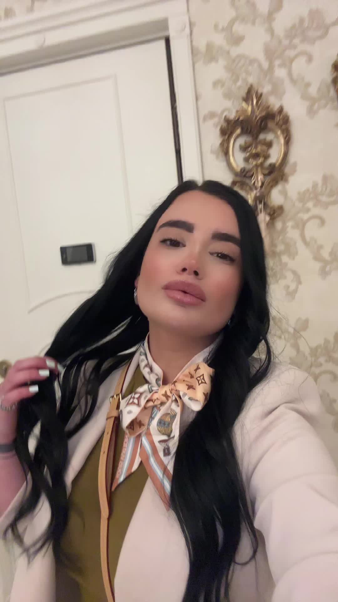@simonagrivano