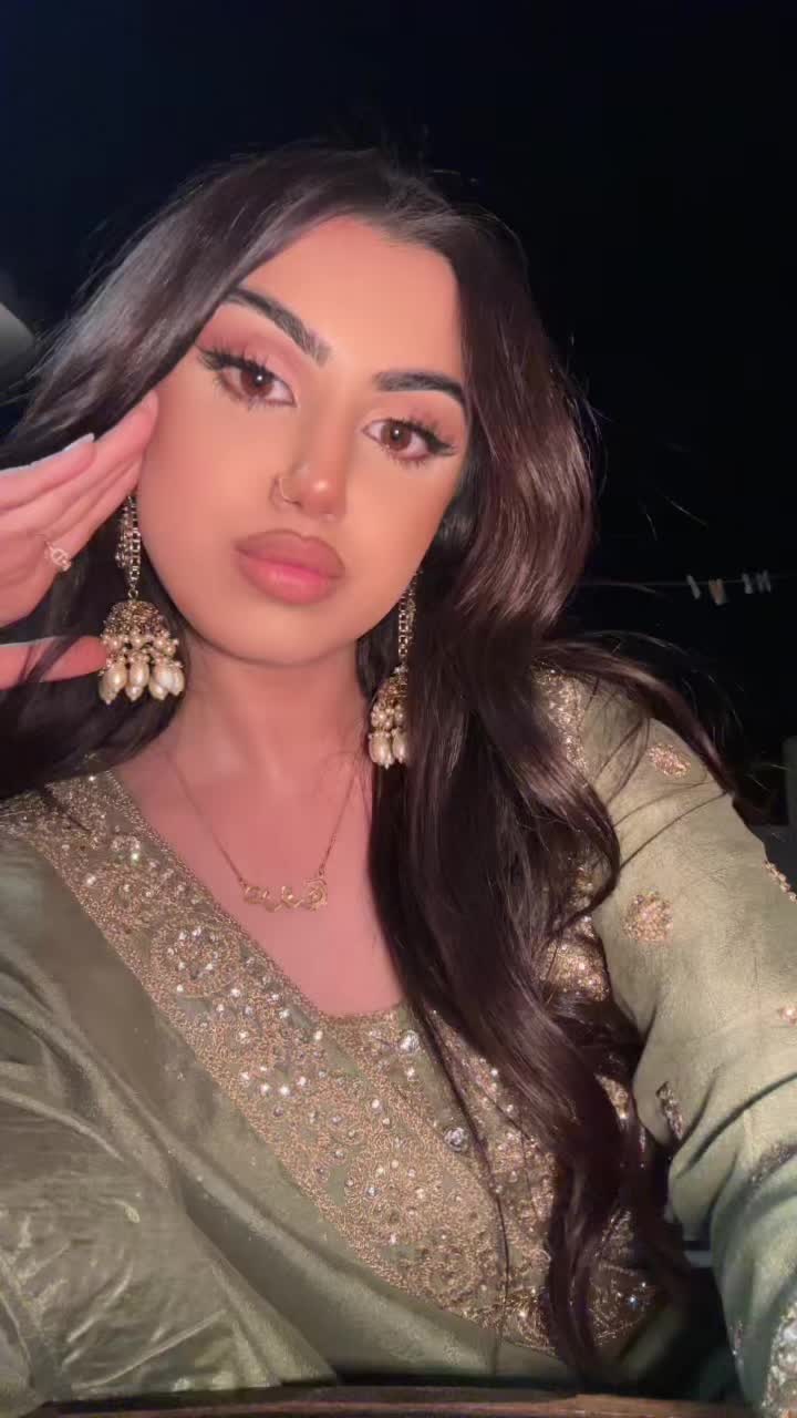 @arooj