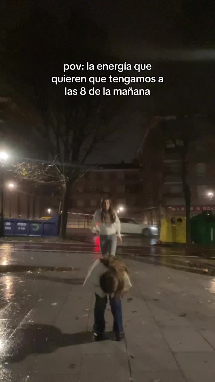 @🧔🏻♀️