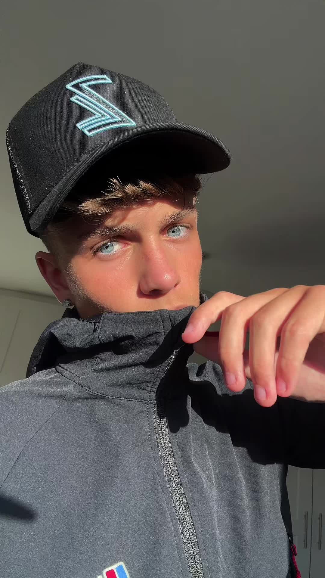 @dannymil_