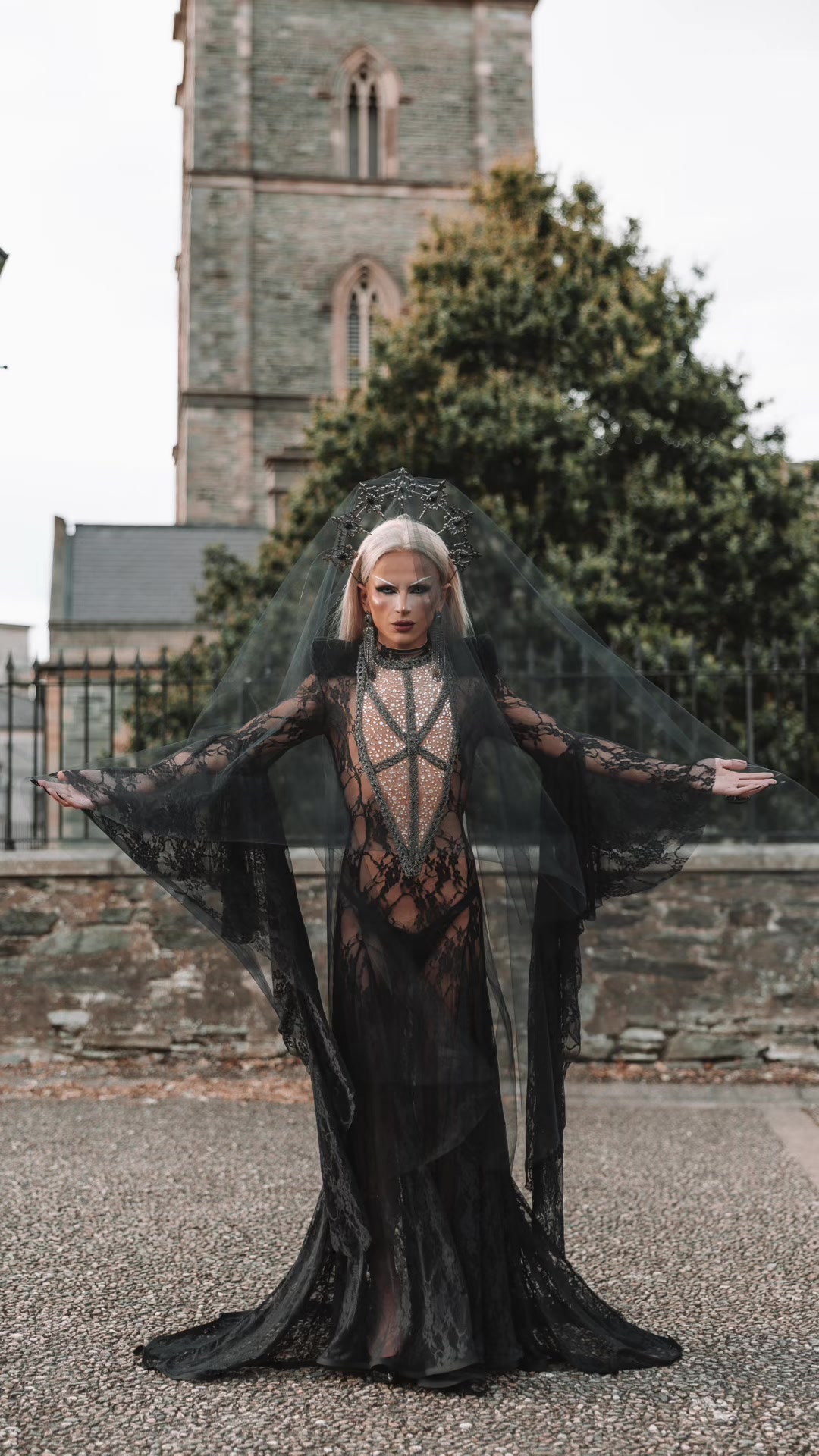 @MakeupAaron