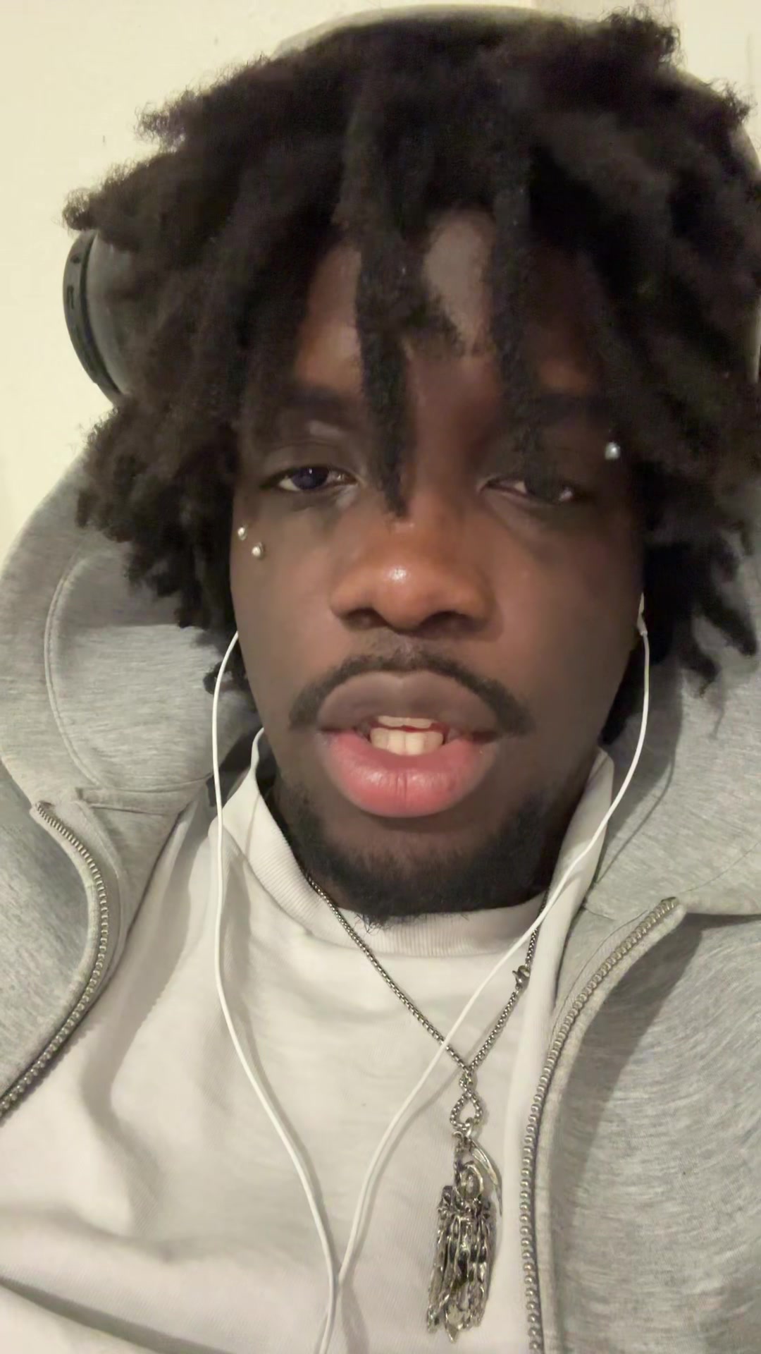 @YvngR4