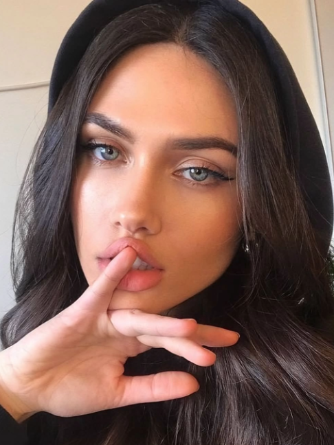 @Admiring Beauty
