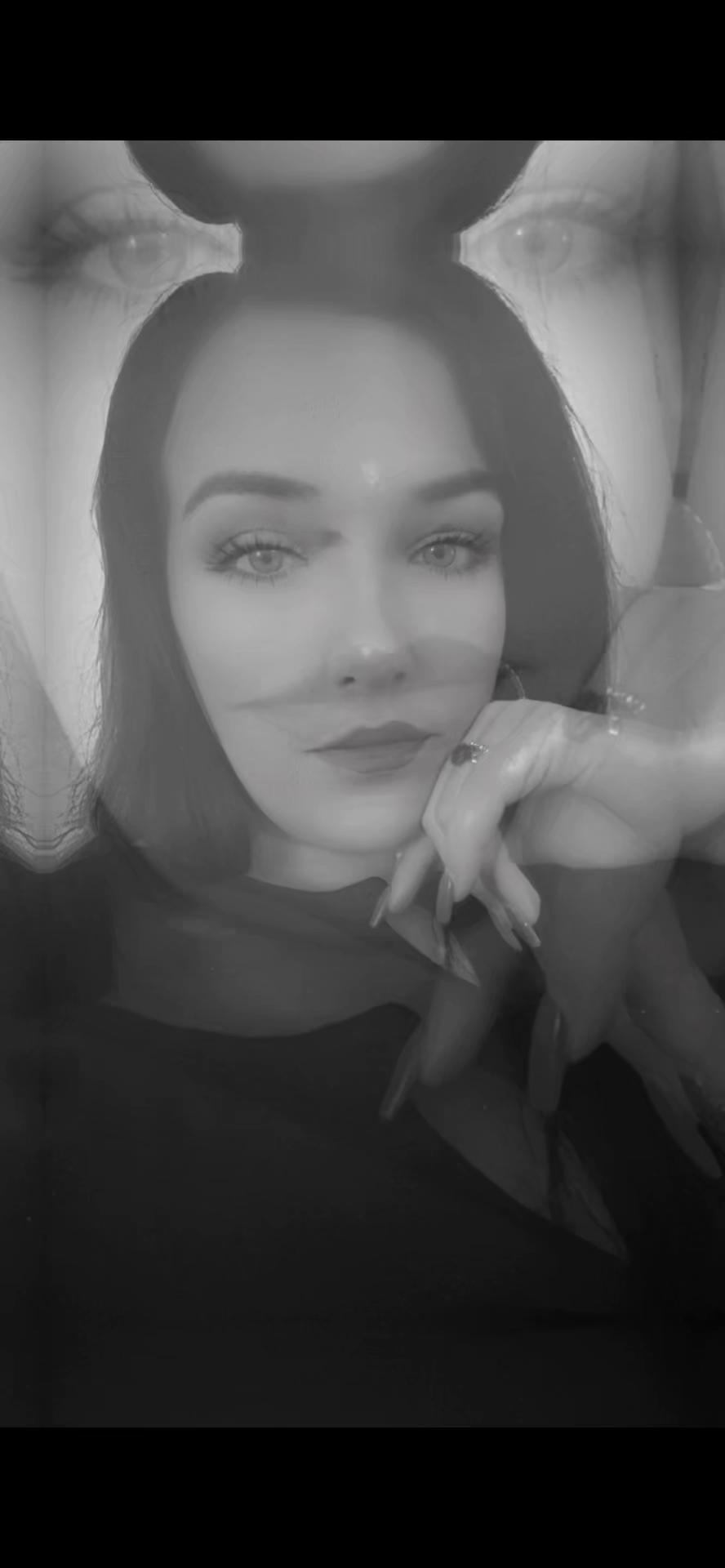 @🖤 Laura Masters 🖤