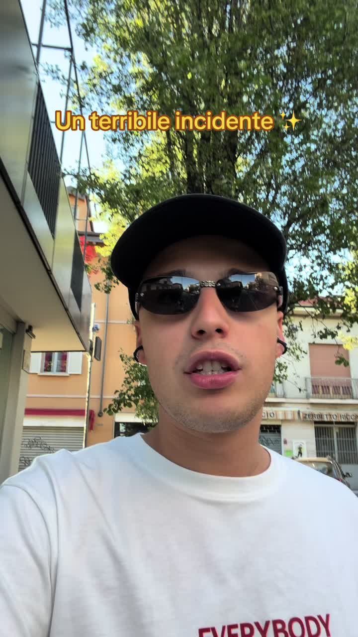 @AleCossari_