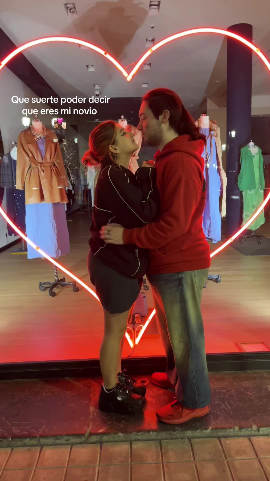 @𝒰𝓃𝒶𝓍,𝓈 𝒲𝒾𝒻ℯ♡