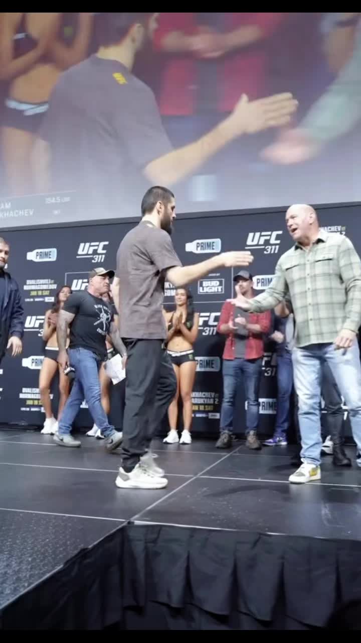 @🥊
