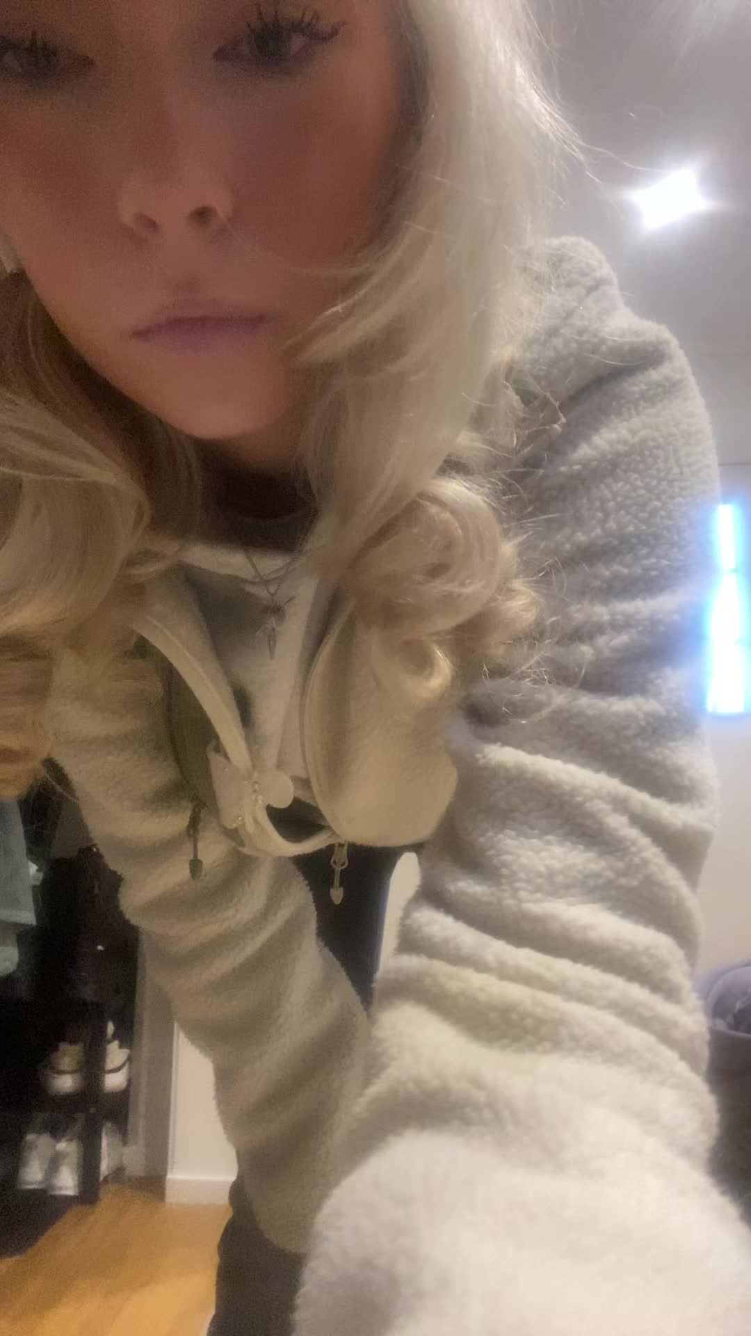 @user1678903305