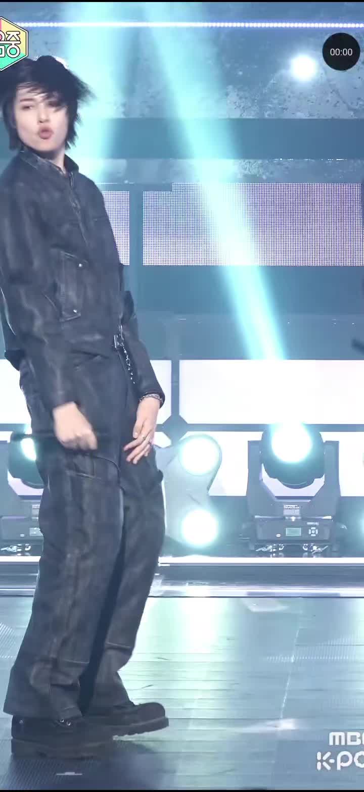 @Kpop Fancams🫧