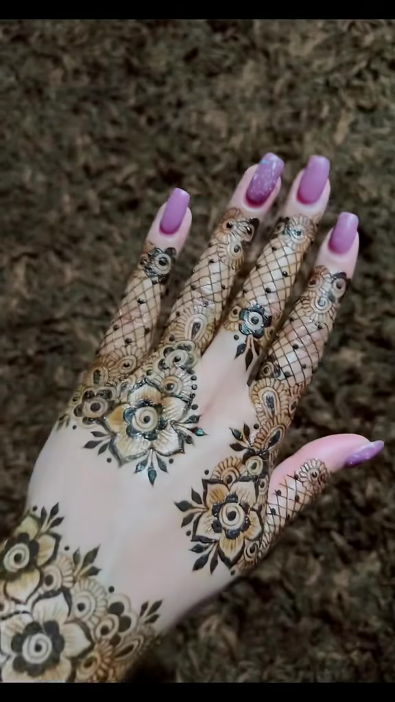 @Assia Mehndi