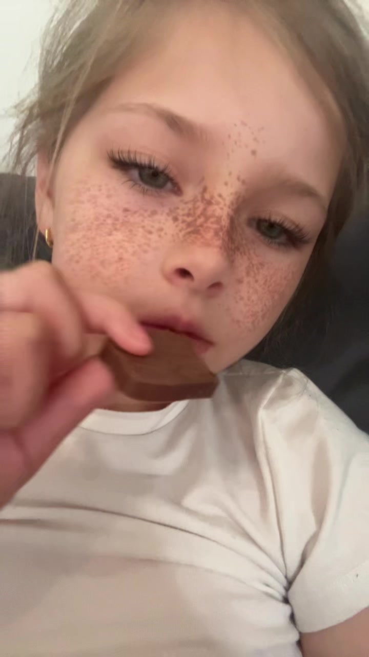 @??