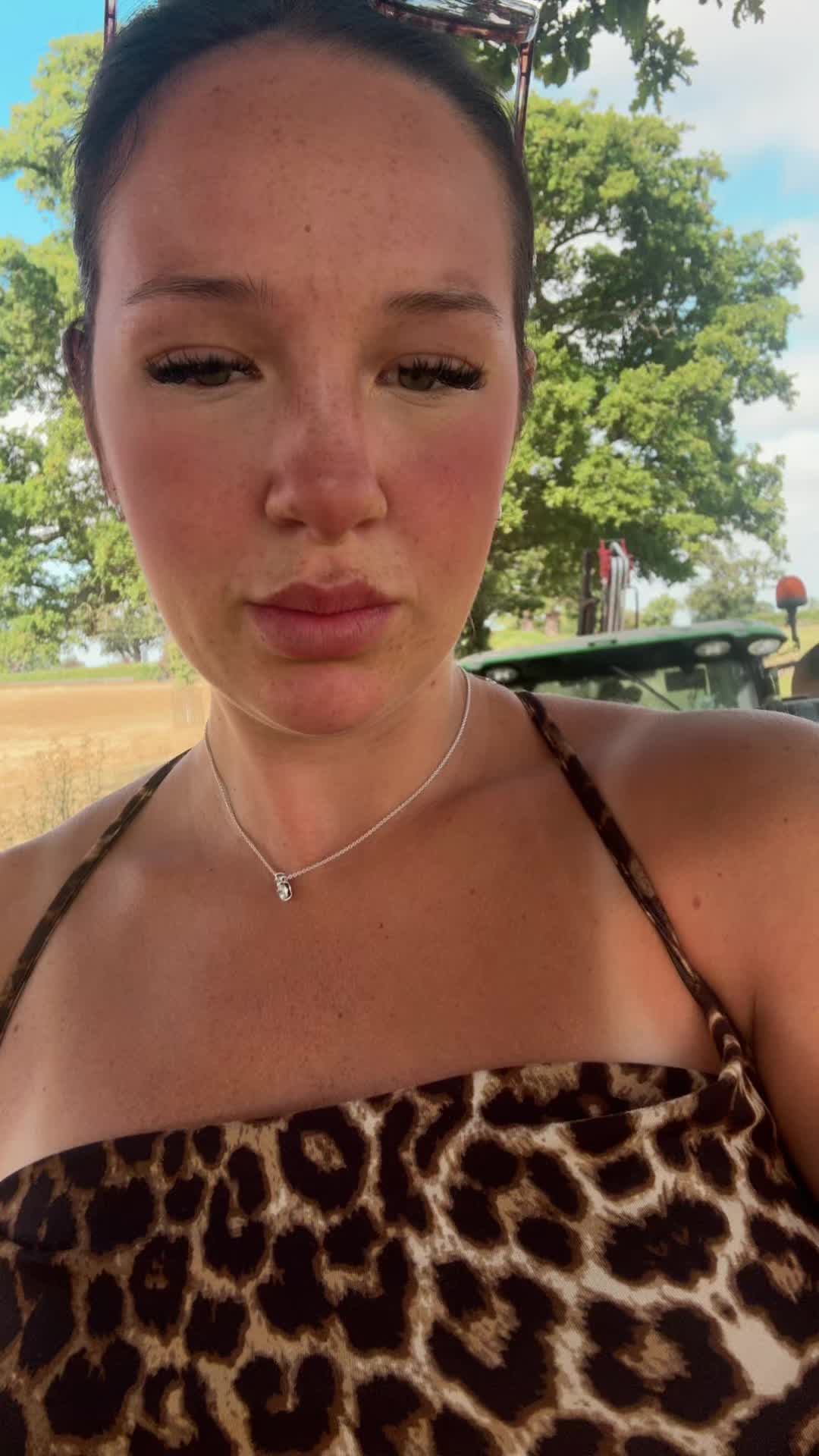 @Flo🦋