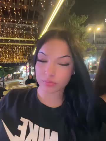 @👩🏻🦱