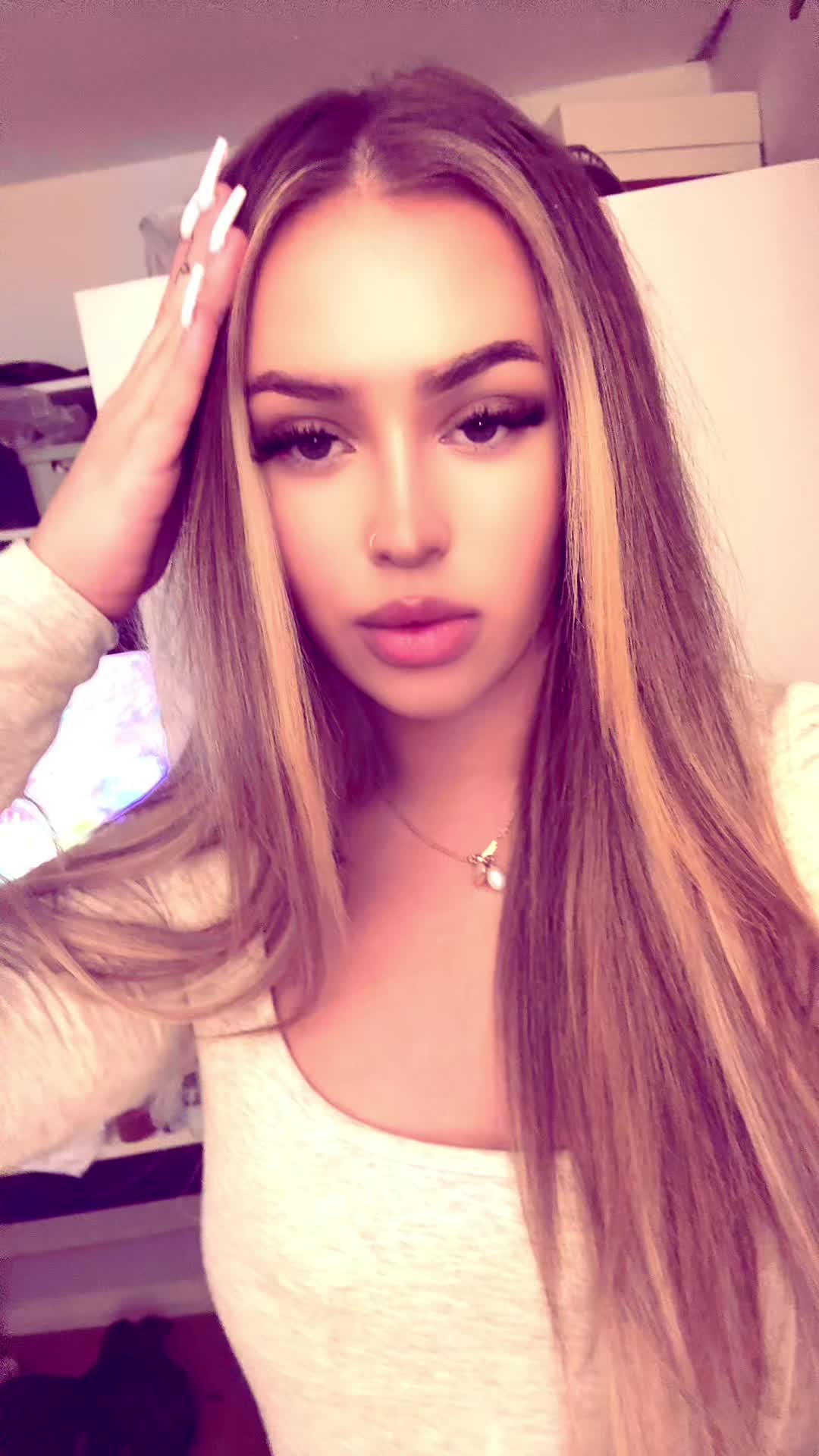 @ur wife 🤍